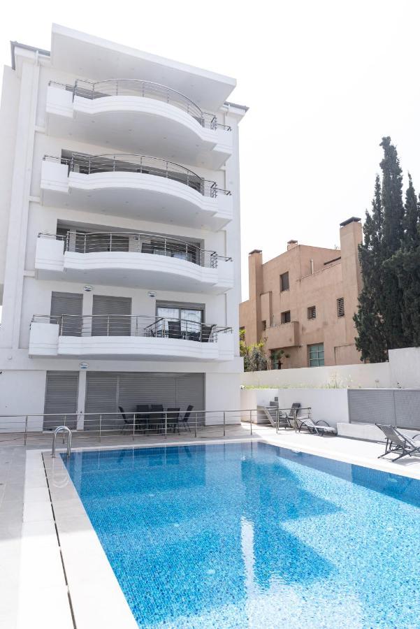 Design Apartment With Swimming Pool Near The Beach Atina Dış mekan fotoğraf