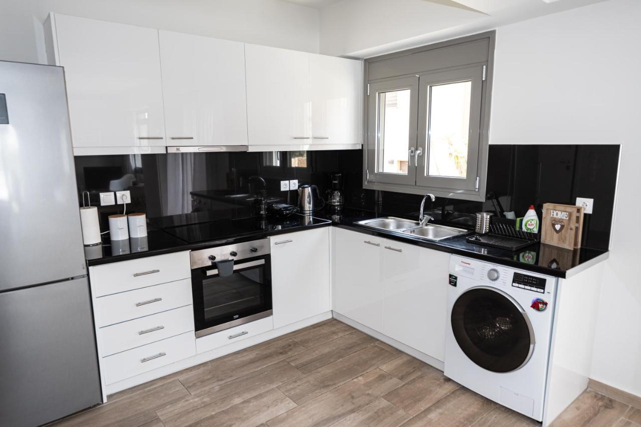 Design Apartment With Swimming Pool Near The Beach Atina Dış mekan fotoğraf