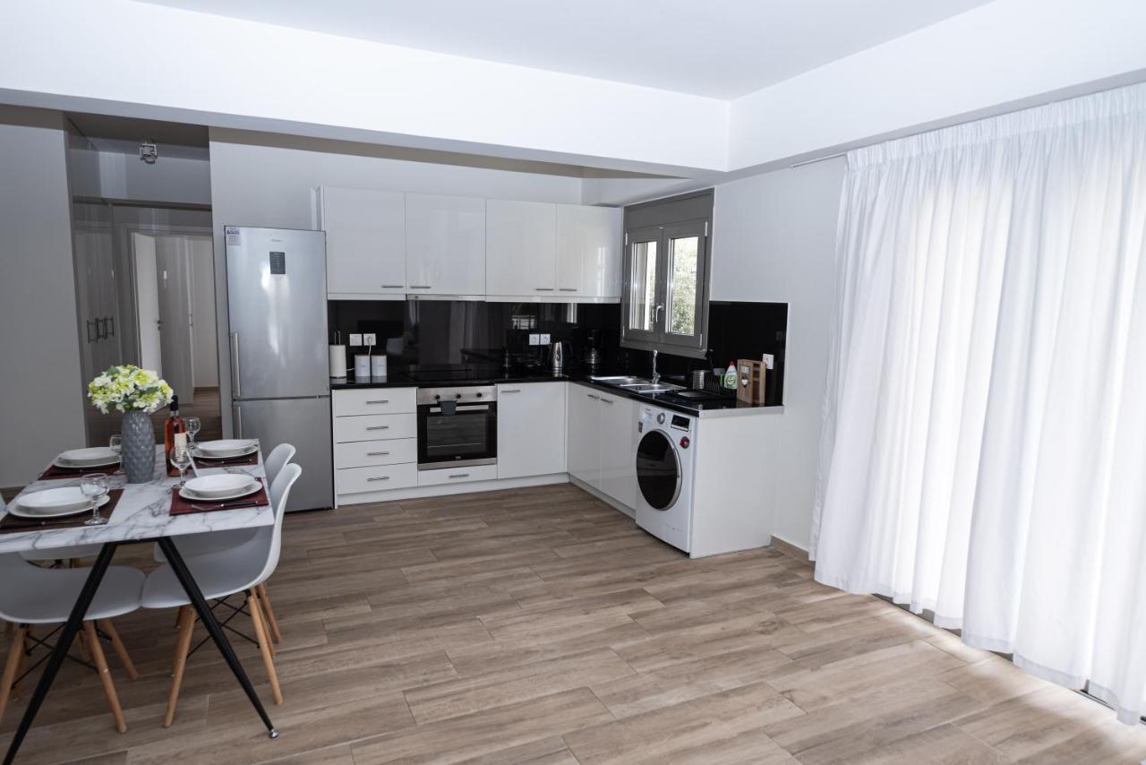 Design Apartment With Swimming Pool Near The Beach Atina Dış mekan fotoğraf