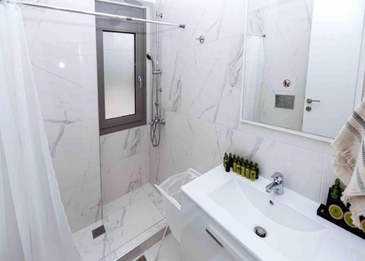 Design Apartment With Swimming Pool Near The Beach Atina Dış mekan fotoğraf